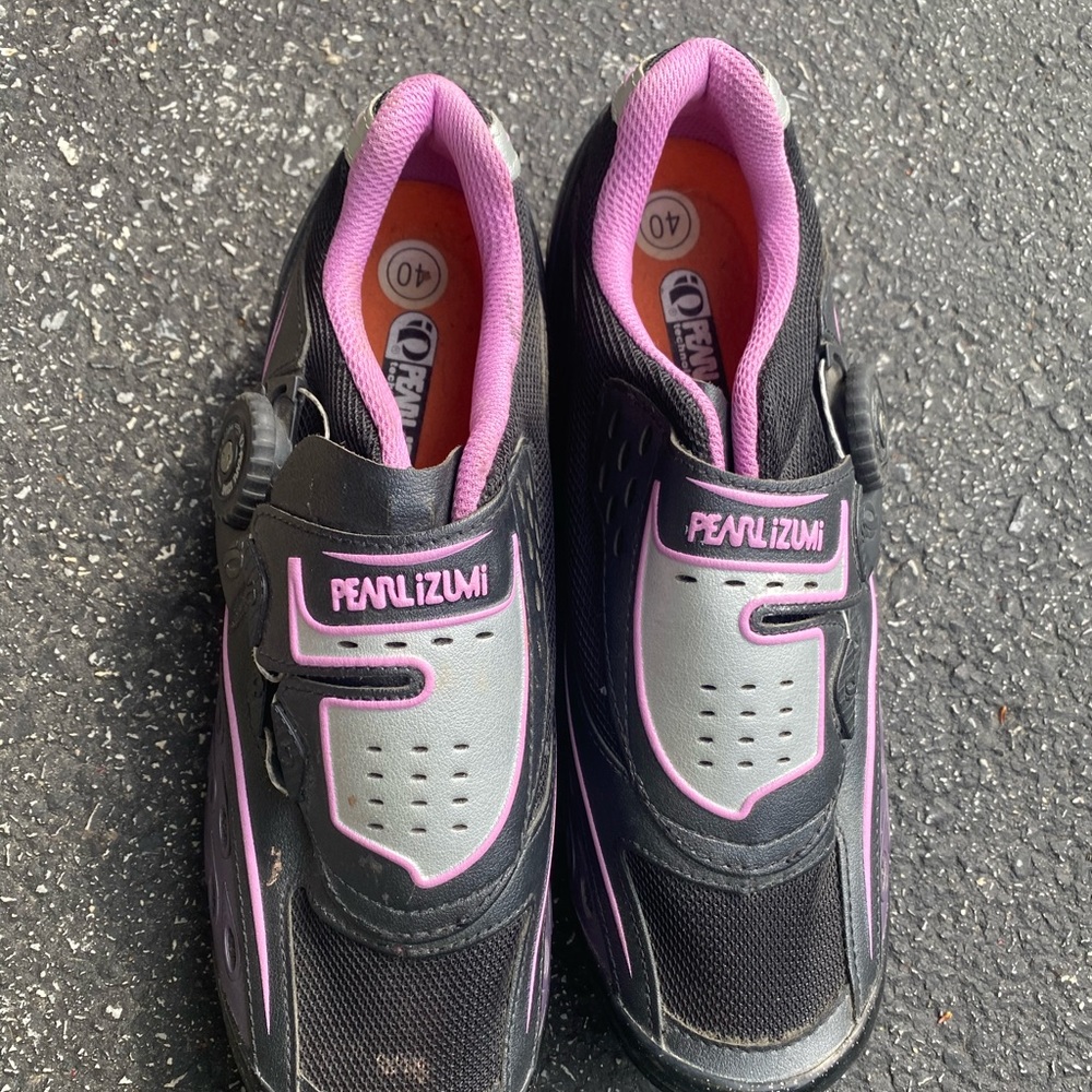 Indoor cycling shoes